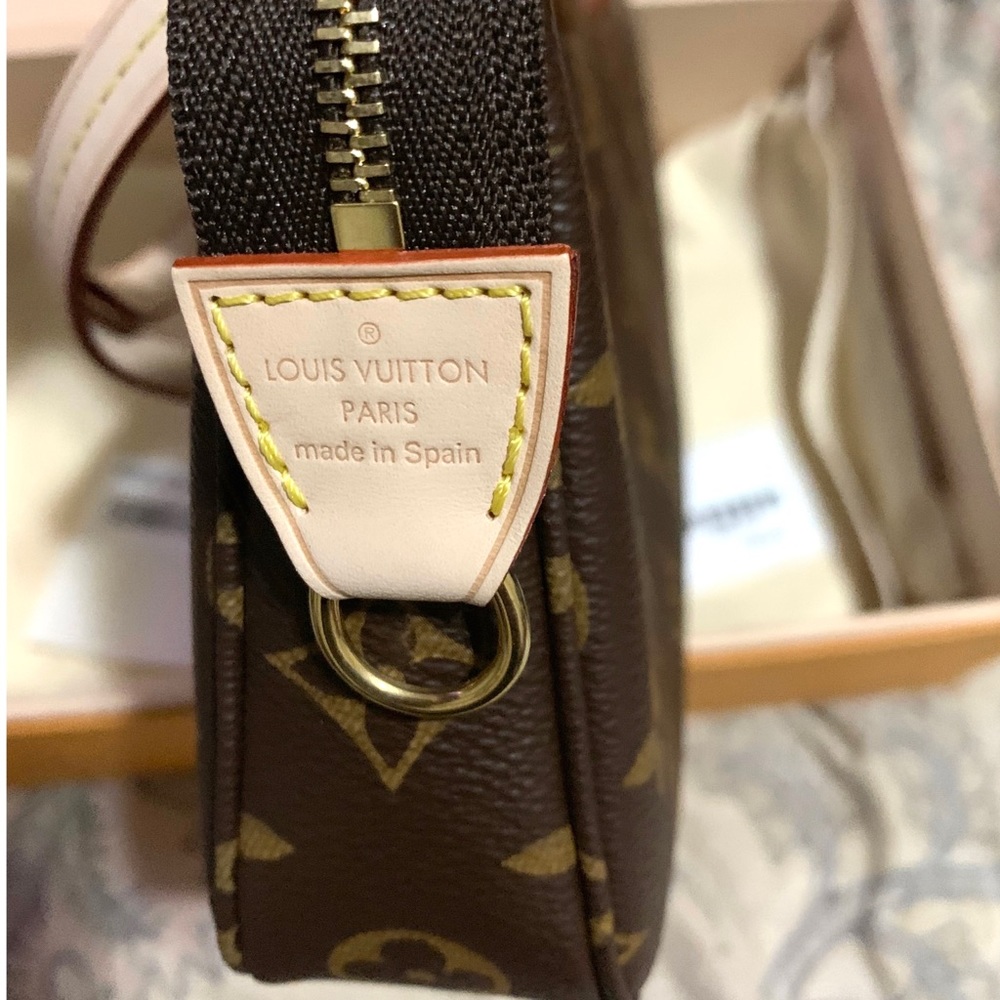 🆕🥰❤️Louis Vuitton POCHETTE ACCESSOIRES Monogram - Picture 4 of 7